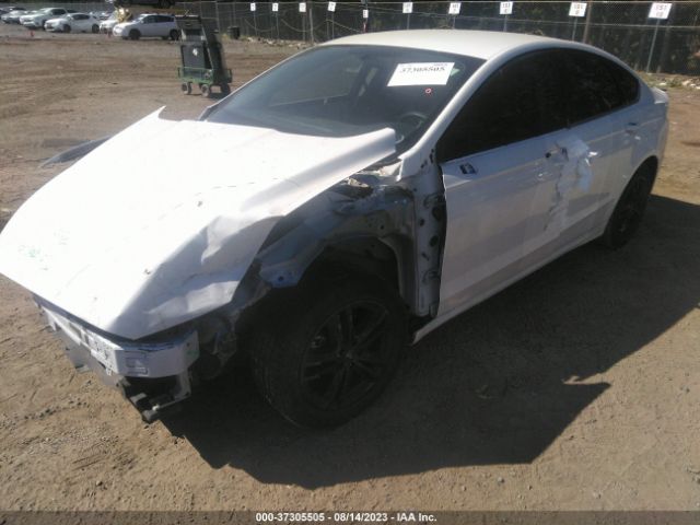 3FA6P0H70JR240275 Ford FUSION SE