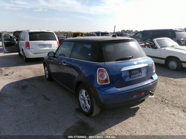 2012 MINI COOPER HARDTOP WMWSU3C51CT185441 Photo 2