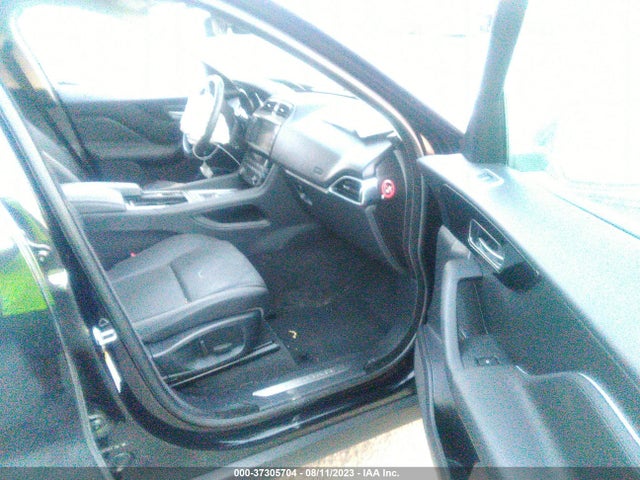 2018 JAGUAR F-PACE SADCJ2GX8JA236825 Photo 4