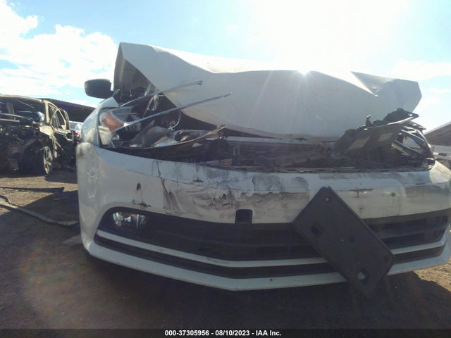 3VWD17AJ0GM405777 Volkswagen Jetta Sedan 1.8t Sport