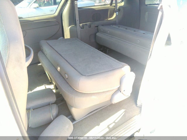 2002 DODGE GRAND CARAVAN SPORT VIN: 2B4GP44322R772429