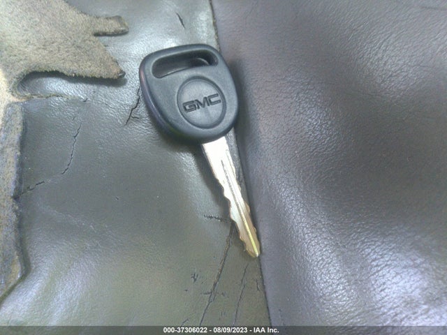 2004 GMC YUKON DENALI VIN: 1GKEK63U84J166837