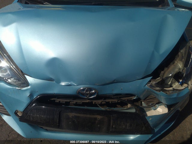 Toyota Prius C One/two/three/four 2016 JTDKDTB34G1136870 Image 16