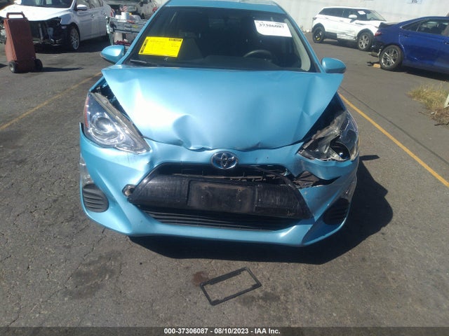Toyota Prius C One/two/three/four 2016 JTDKDTB34G1136870 Image 4
