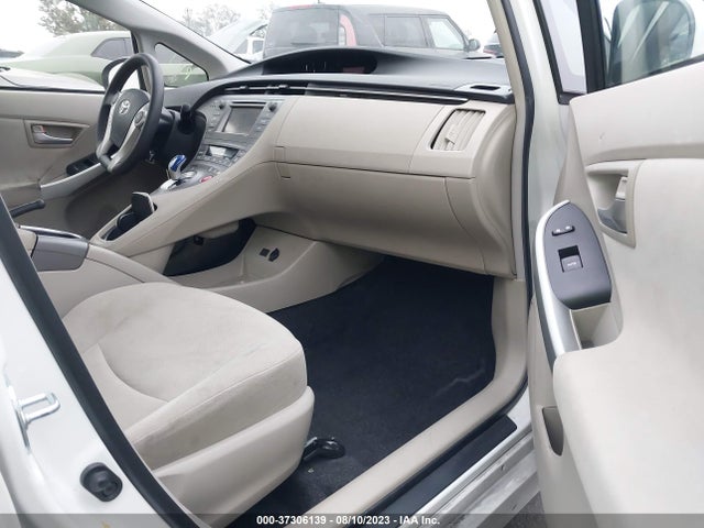 Toyota Prius Four 2015 JTDKN3DU9F2000861 Image 12