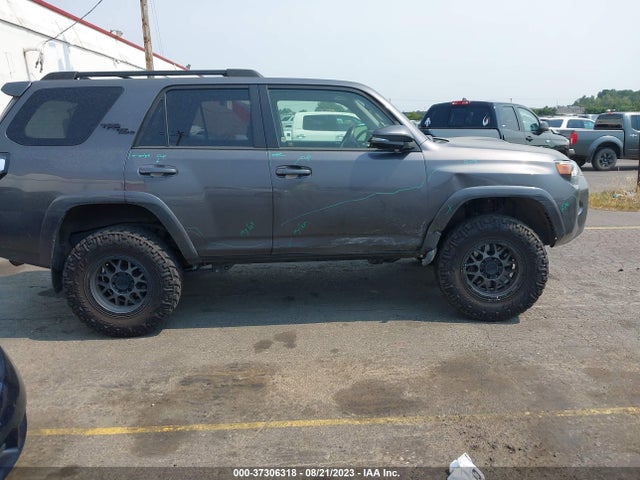 Toyota 4RUNNER SR5 2019 JTEBU5JR3K5647906 Image 5
