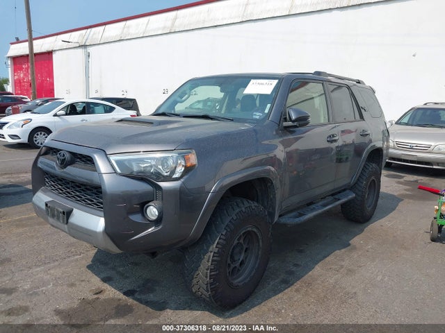 Toyota 4RUNNER SR5 2019 JTEBU5JR3K5647906 Image 2