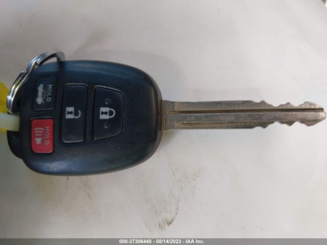 5YFBURHE8GP485781 Toyota COROLLA LE