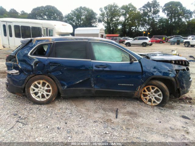 1C4PJLCX3JD553404 Jeep Cherokee Latitude