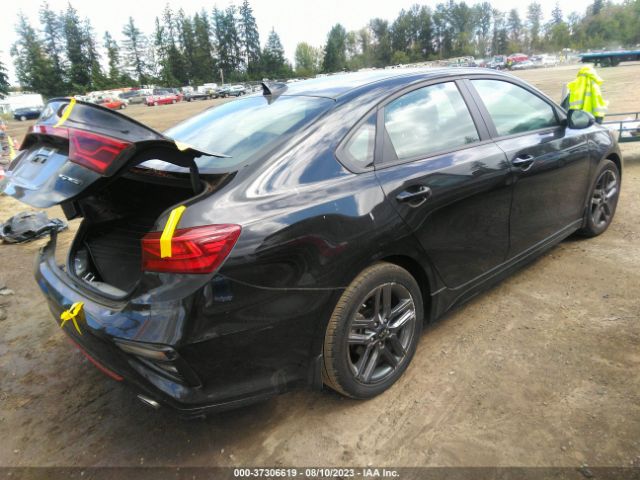 3KPF34AD4ME300437 KIA Forte Gt-line