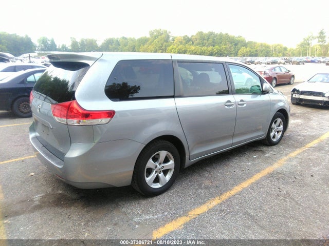 2011 TOYOTA SIENNA VIN: 5TDKA3DC6BS007207
