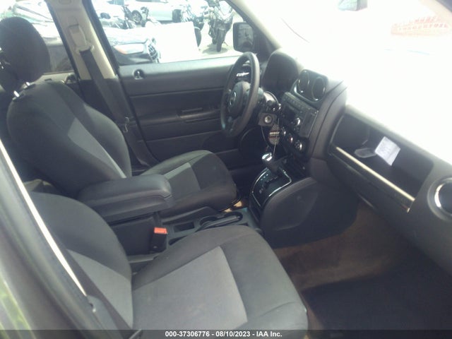 1C4NJPBA6FD264584 Jeep Patriot Altitude Edition