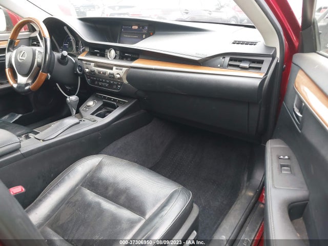 JTHBW1GGXF2099180 Lexus Es 300h Hybrid