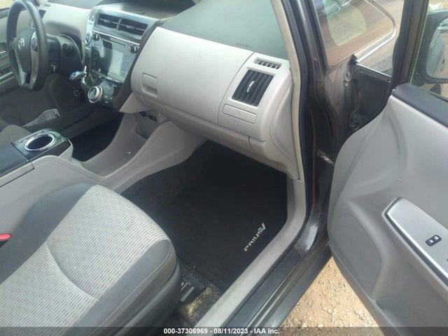 Toyota Prius V Two/five/three/four 2017 JTDZN3EU7HJ057727 Image 11