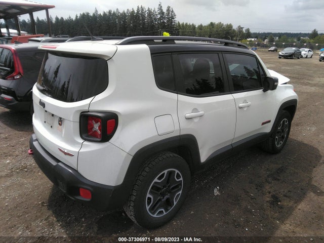 ZACCJBCTXFPB90923 Jeep Renegade Trailhawk