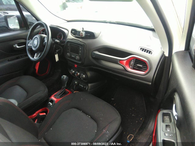 ZACCJBCTXFPB90923 Jeep Renegade Trailhawk