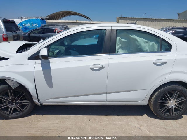 Chevrolet SONIC LT 2016 1G1JC5SB8G4130045 Image 7