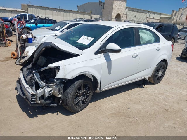 Chevrolet SONIC LT 2016 1G1JC5SB8G4130045 Image 2