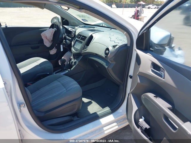Chevrolet SONIC LT 2016 1G1JC5SB8G4130045 Image 12