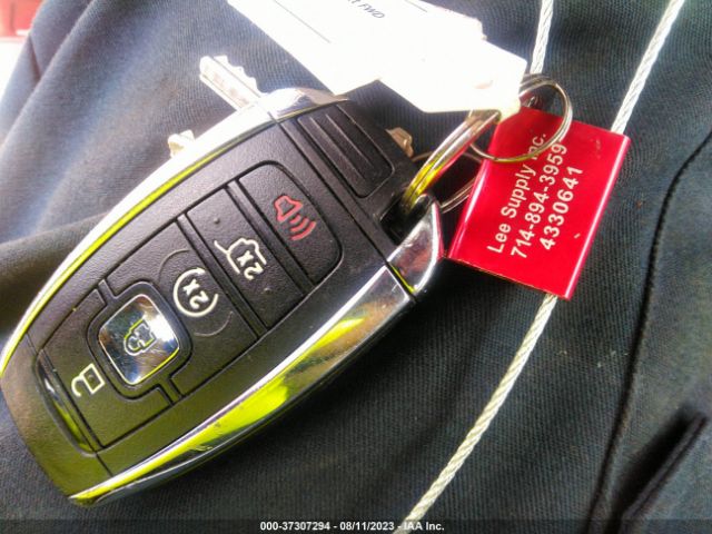5LMCJ2C99KUL42700 Lincoln MKC SELECT