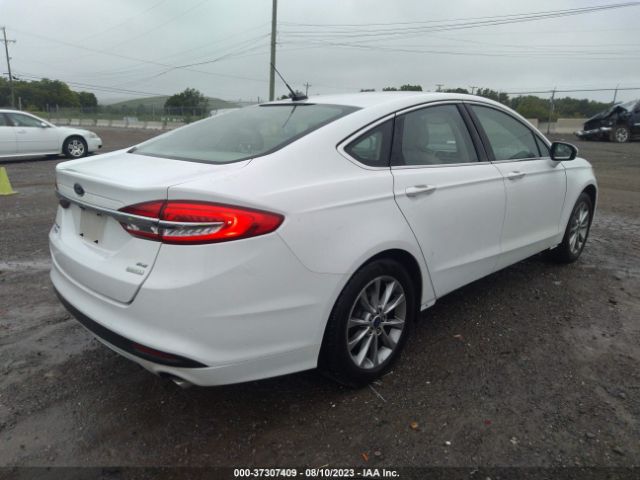 3FA6P0HD1HR116337 Ford FUSION SE