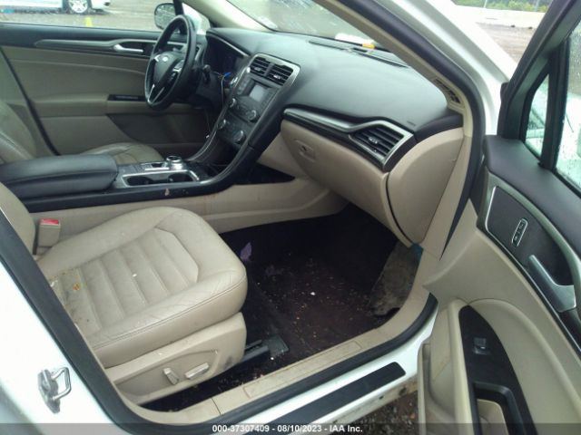 3FA6P0HD1HR116337 Ford FUSION SE