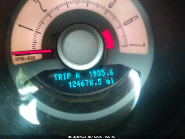 37307424 :رقم المزاد ، 1ZVBP8AN1A5123224 vin ، 2010 Ford Mustang V6 مزاد بيع