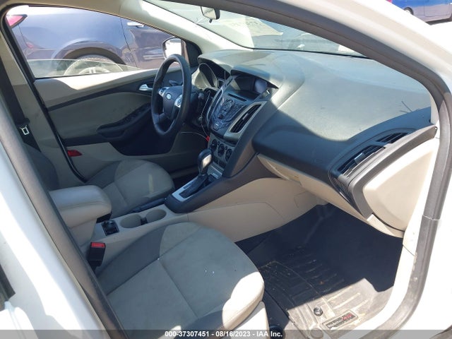 2014 FORD FOCUS SE VIN: 1FADP3K26EL307634