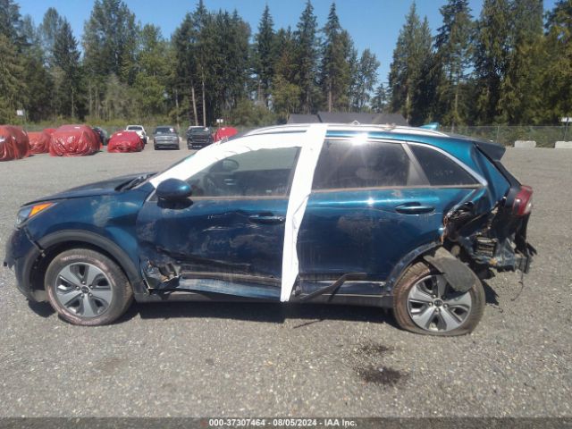 KNDCB3LC0K5316986 KIA NIRO LX