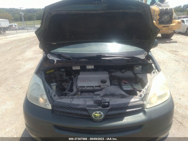 2004 TOYOTA SIENNA XLE VIN: 5TDZA22C94S035680