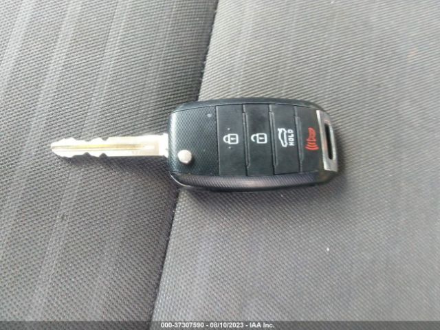 3KPFL4A79JE214949 KIA FORTE S