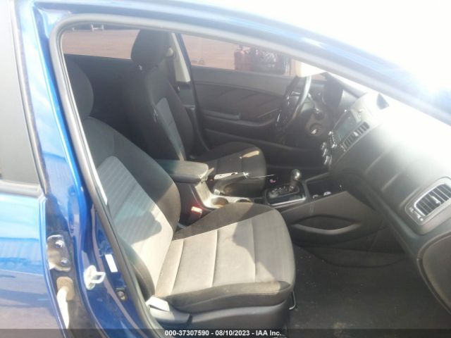 3KPFL4A79JE214949 KIA FORTE S