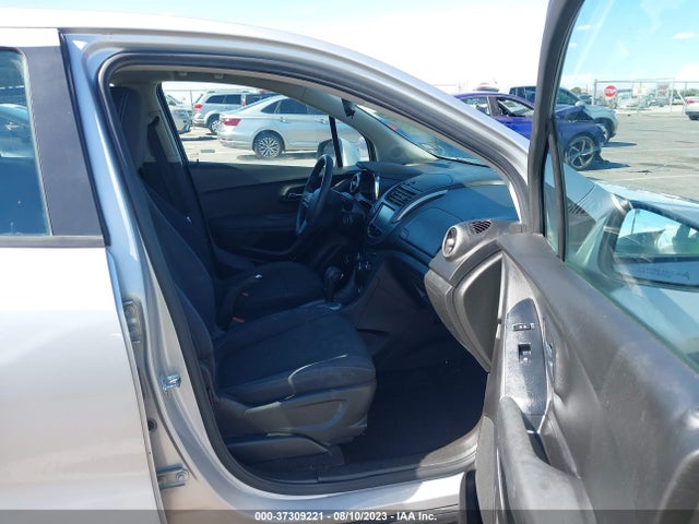 Chevrolet TRAX LS 2015 3GNCJKSB2FL223454 Image 5