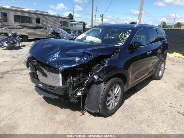 KIA SORENTO LX 2018 5XYPG4A35JG387621 Image 2