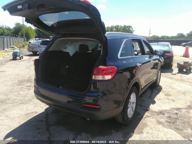 KIA SORENTO LX 2018 5XYPG4A35JG387621 Image 4