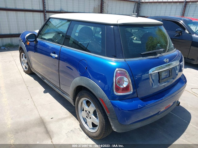 2012 MINI COOPER WMWSU3C58CT261950 Photo 2