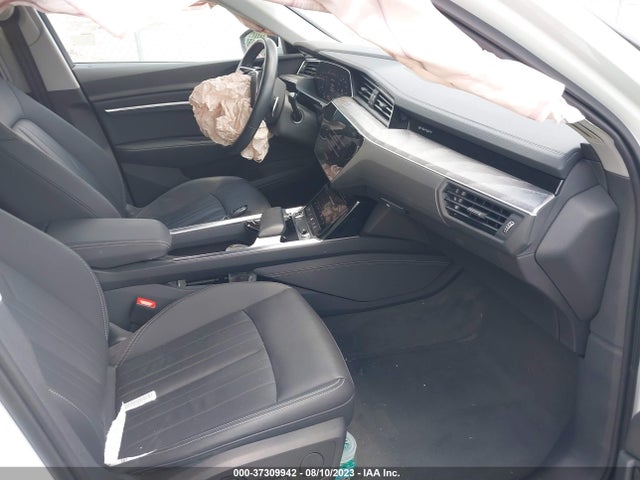 WA1AAAGE4NB007323 Audi E-tron Premium