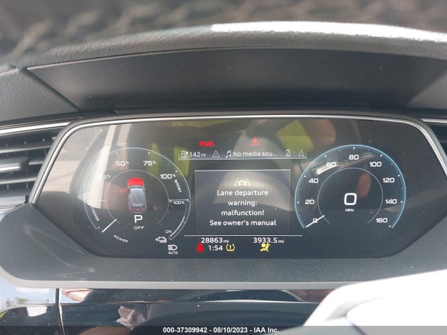 WA1AAAGE4NB007323 Audi E-tron Premium