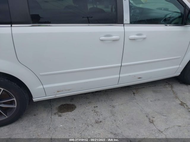 2C4RDGCG4HR604021 Dodge Grand Caravan Sxt