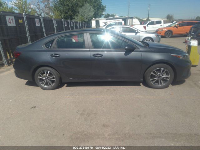 3KPF24AD8NE437126 KIA Forte Lxs