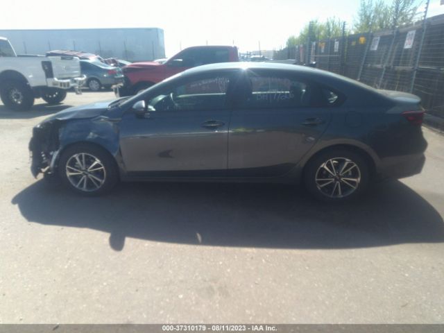 3KPF24AD8NE437126 KIA Forte Lxs