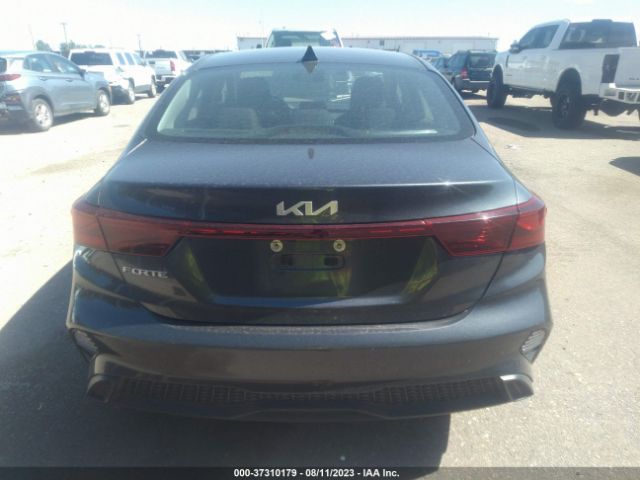 3KPF24AD8NE437126 KIA Forte Lxs