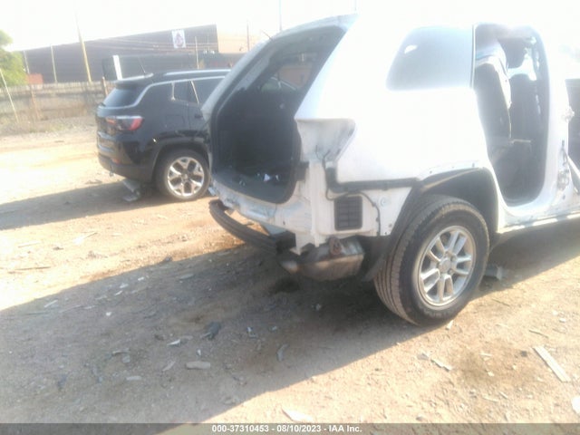 1C4RJFAG9LC390151 Jeep Grand Cherokee Laredo E