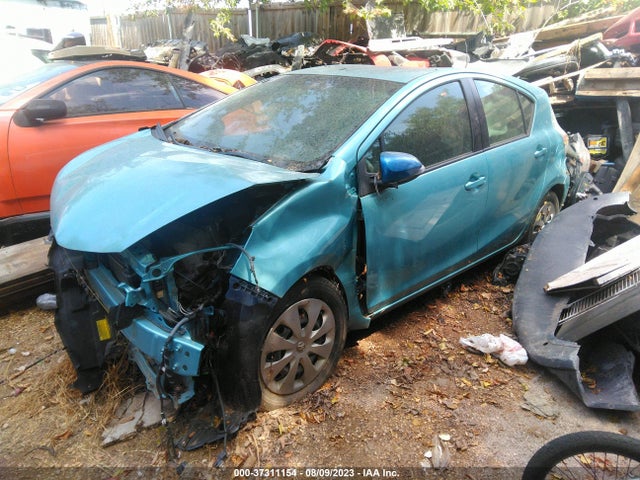 Toyota Prius C One/three/two/four 2014 JTDKDTB30E1075627 Image 2