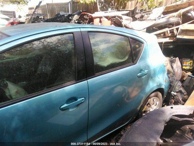 Toyota Prius C One/three/two/four 2014 JTDKDTB30E1075627 Image 5