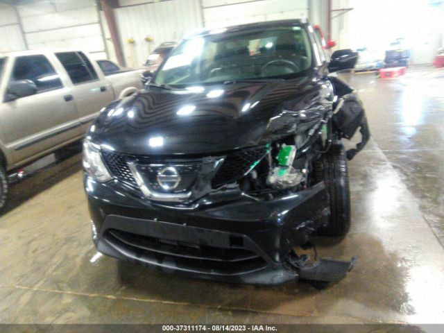 JN1BJ1CR0JW282115 Nissan Rogue Sport Sl