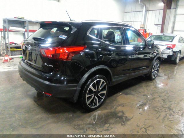 JN1BJ1CR0JW282115 Nissan Rogue Sport Sl