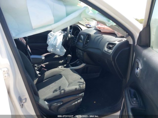 3C4NJCAB3KT677649 Jeep Compass Sport