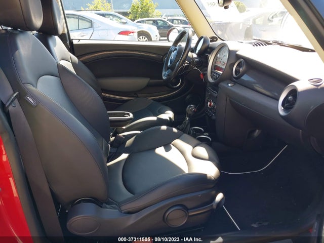 2011 MINI COOPER HARDTOP S VIN: WMWSV3C55BTY11102
