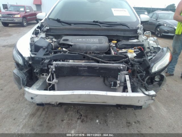 1C4PJLCB6FW791067 Jeep Cherokee Latitude